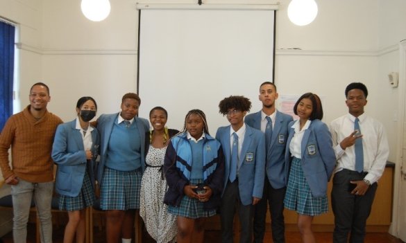 US Organisations & Freshly Ground’s Zolani help Gardens Commercial HS “take it to the bridge”