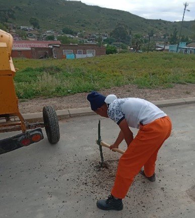 Jakes Gerwel Technical HS learners puts the pot back in the hole!7