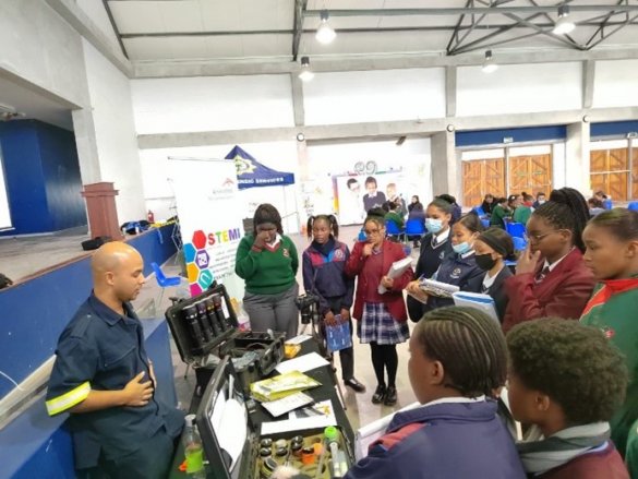 West Coast learners explore basic sciences in the modern world3